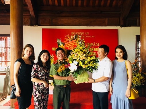 Chi hội Nhà văn Công an họp mặt nhân Ngày Truyền thông  Công an nhân dân 